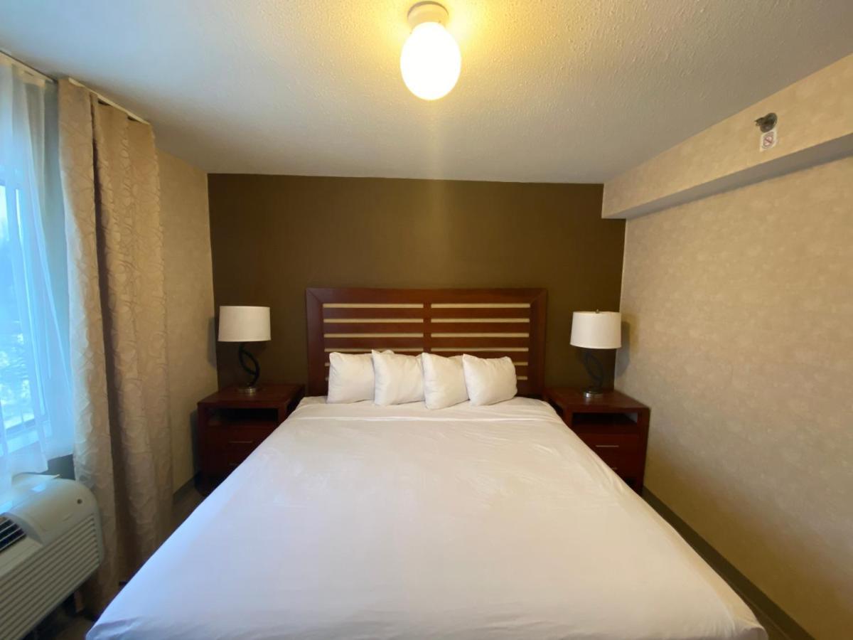 Wyndham Garden Grand Rapids Airport Hotel Cascade Exterior foto