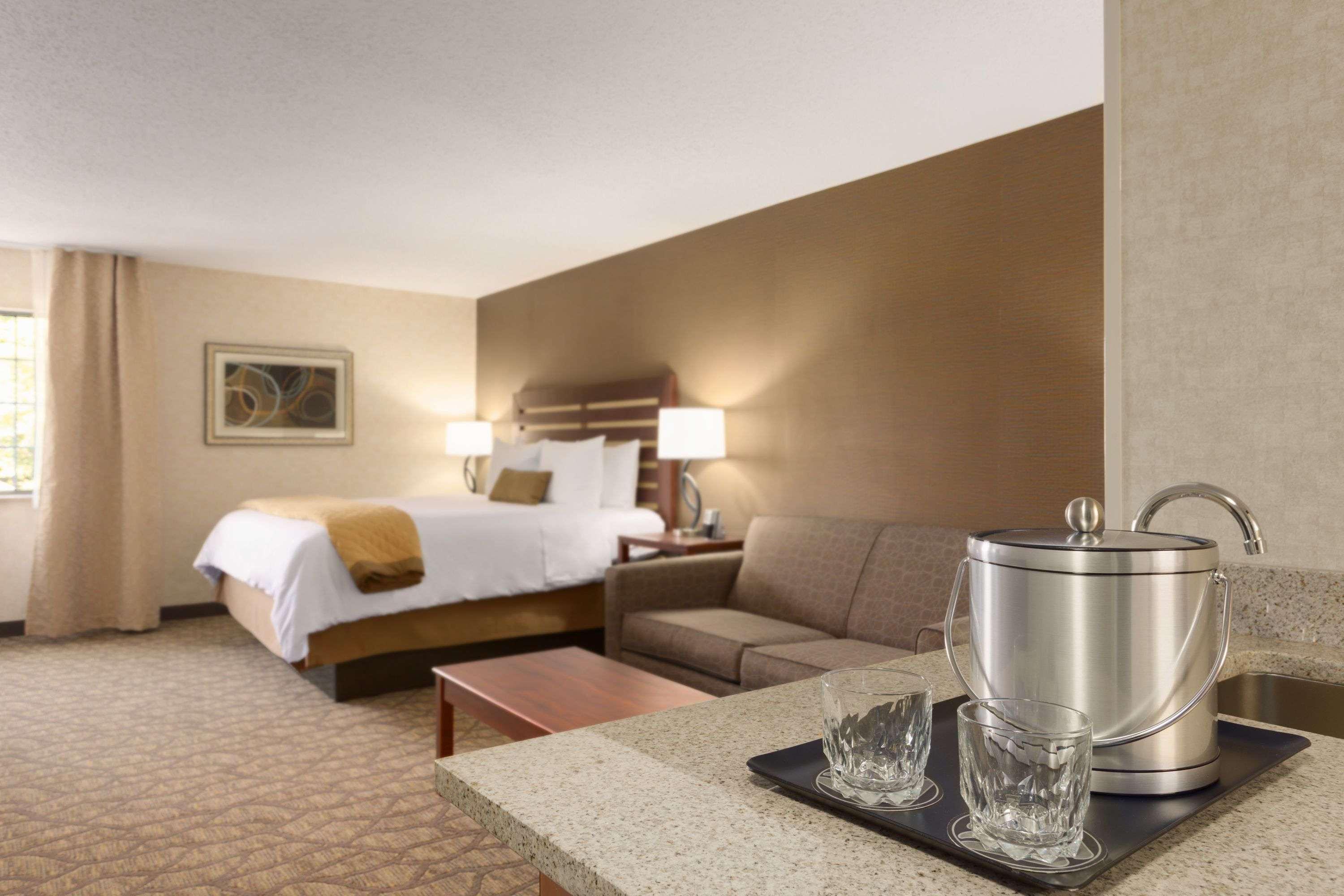 Wyndham Garden Grand Rapids Airport Hotel Cascade Exterior foto