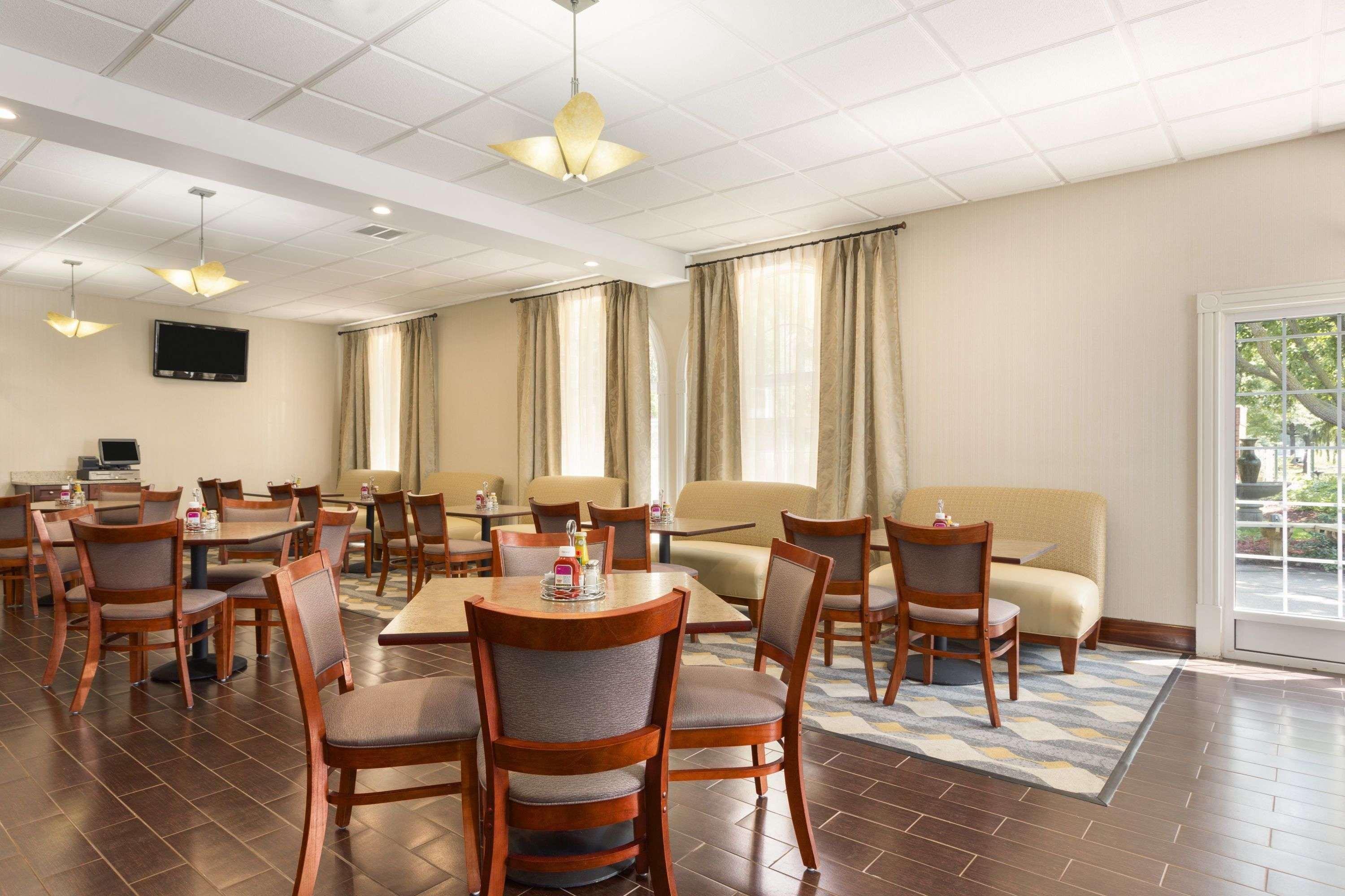 Wyndham Garden Grand Rapids Airport Hotel Cascade Exterior foto
