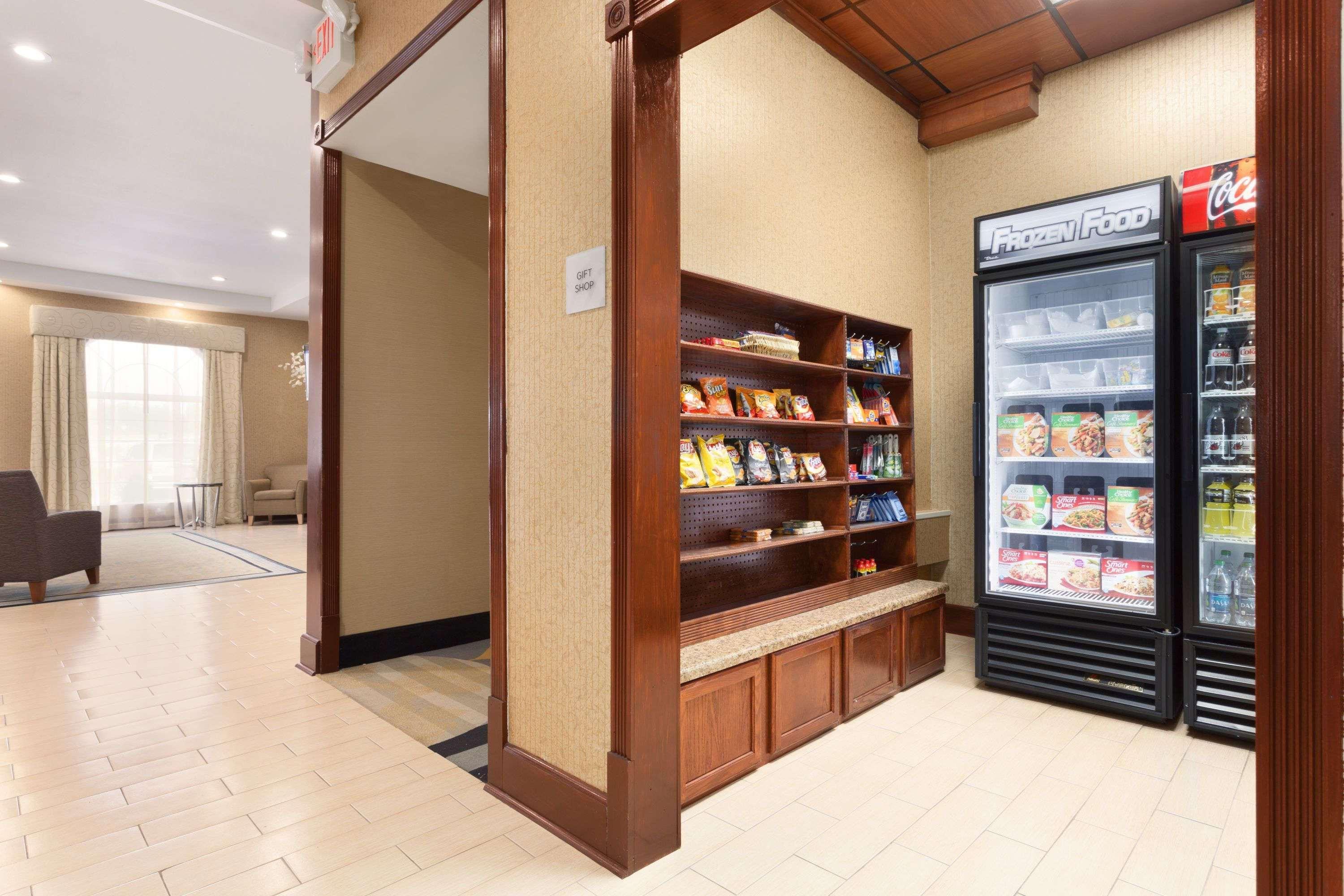Wyndham Garden Grand Rapids Airport Hotel Cascade Exterior foto